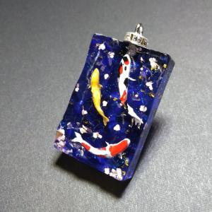 桜と錦鯉の共演　雅な和風レジン　キーホルダー(大きめサイズ)