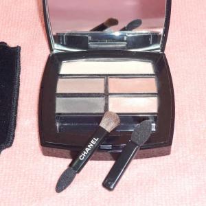 即決シャネルアイシャドウ レ ベージュパレットガール 中古