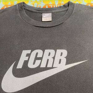 F.C.Real Bristol ×NIKE コラボ　Tシャツ　レア　ロゴ　黒