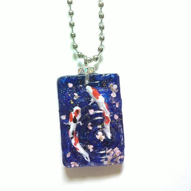 錦鯉と桜の美しい共演　和風レジン　キーホルダー