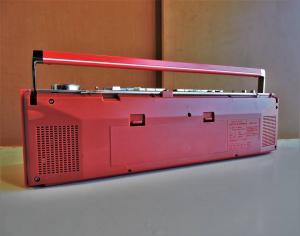 80s SANYO 小型ダブルラジカセ WU4mkⅢ 人気色 赤 整備済 動作正常 美品 オートリバース メタル対応 U4  取説/カタログ/新品テープ付属