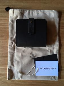 ARTS＆SCIENCE 蛇腹ショートウォレット