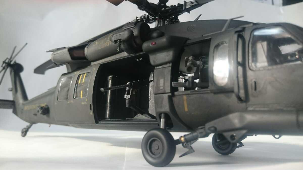 アカデミー １/３５ AH-60L ブラックホーク塗装完成品