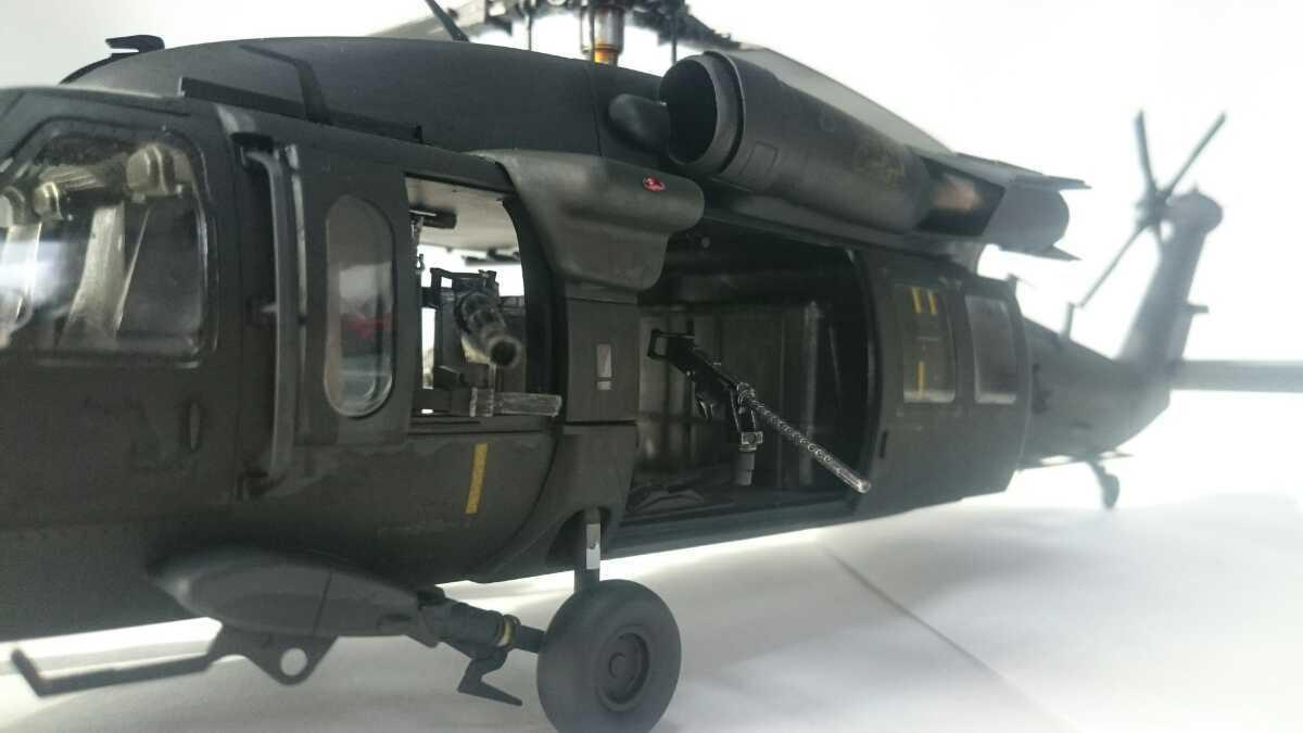 アカデミー １/３５ AH-60L ブラックホーク塗装完成品