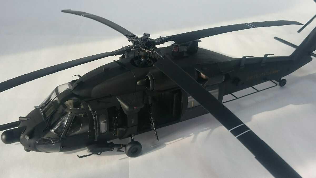 アカデミー １/３５ AH-60L ブラックホーク塗装完成品