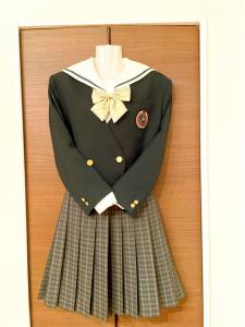 ☆埼玉県 川口市立幸並中学校 [現行制服 サイズ7] 冬服中間服 モスグリーンカラーの人気セーラーブレザー - コスプレ衣装