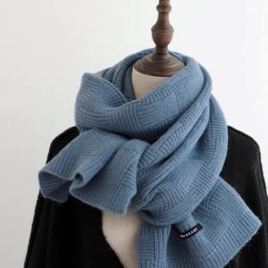ブルー、毛糸マフラー、編みのマフラー、秋、冬のマフラー、防寒対策_1