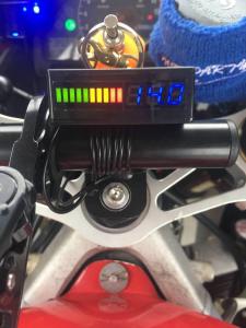 NSR250 電圧計付きRCバルブインジケーター MC16・MC18・MC21・MC28 色選択可能（LED５種類：電圧計２種類） ＬＥＤ表示切替可能