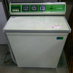 昭和レトロ 三菱 MITSUBISHI 二槽式洗濯機『千曲』PW-2120形 2.2kg 通電、洗濯槽動作OK 脱水ジャンク品 中古 長期保管 現状品  入手困難品